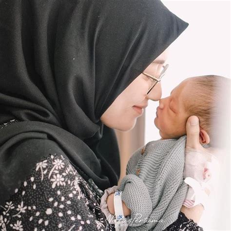 mega iskanti suami pertama|7 Potret Maternity Mega Iskanti dan Suami.
